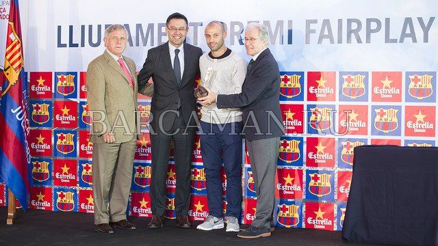 Маскерано получил награду Fair Play 2015 Маскерано получил награду Fair Play 2015